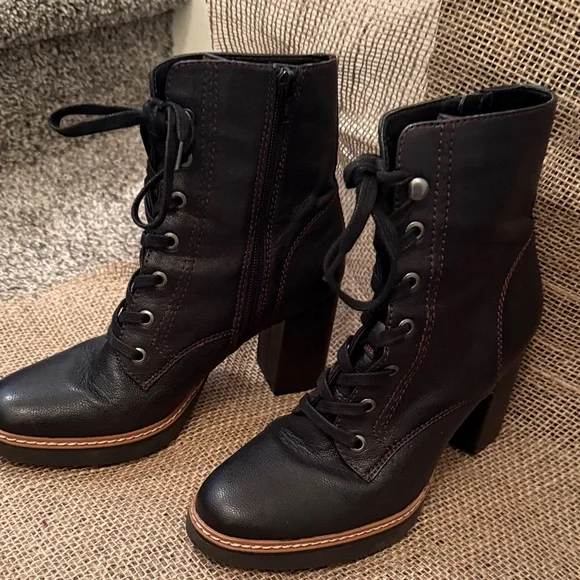 Naturalizer Black Lace-Up Leather Boots - Picture 3 of 4